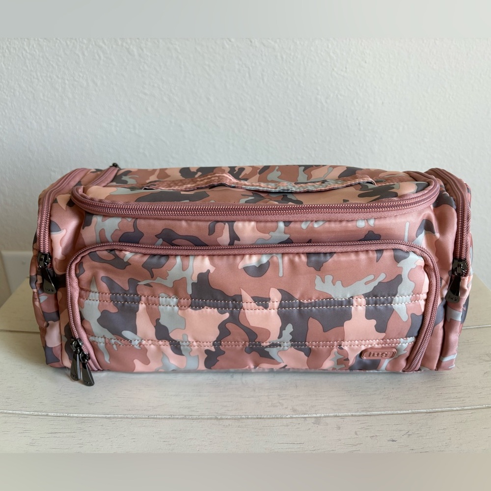 NEW WITHOUT TAGS! Lug Trolley XL Cosmetic Case in Camo Rose